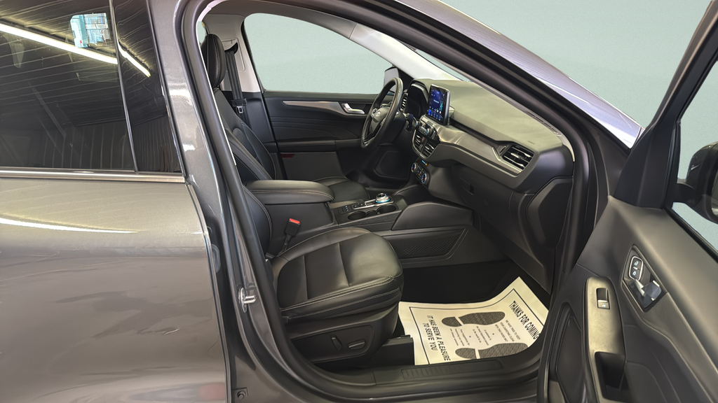 2022 Ford Escape Titanium