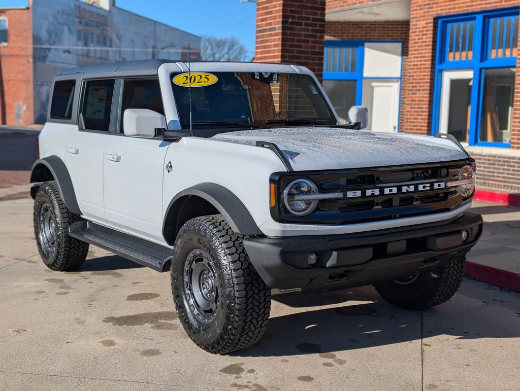2025 Ford Bronco Outer Banks