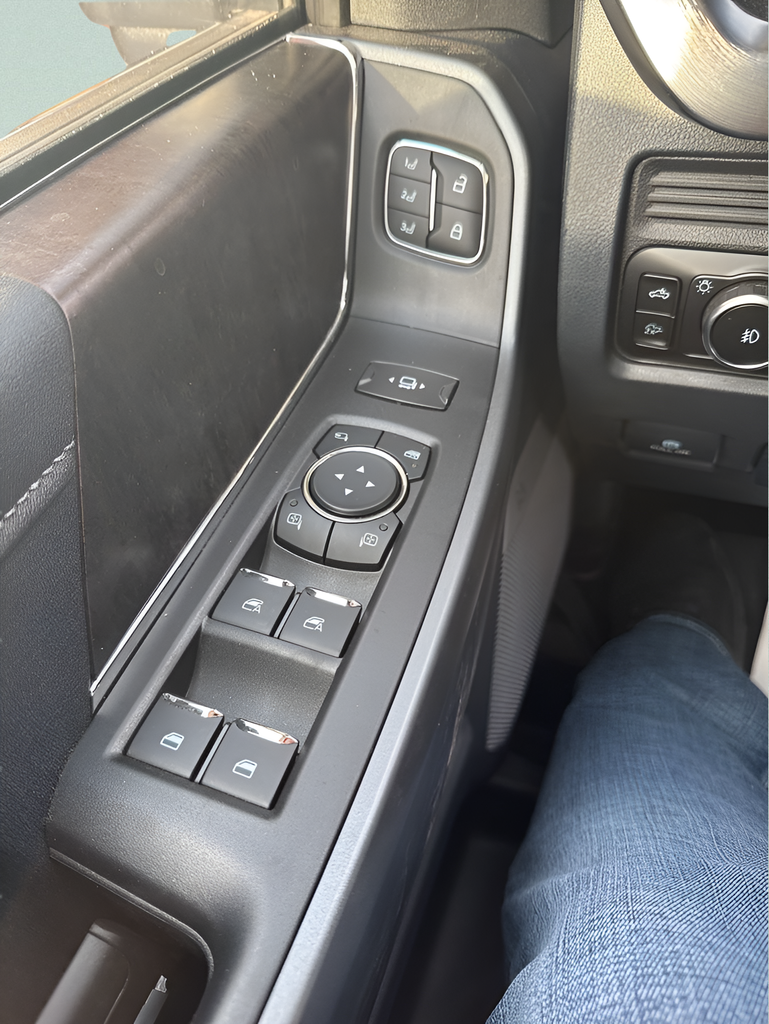 2025 Ford F-350SD Lariat DRW