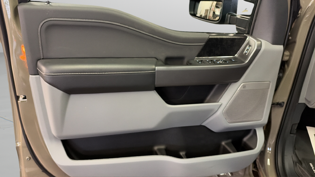 2027 Ford F-350SD XLT DRW