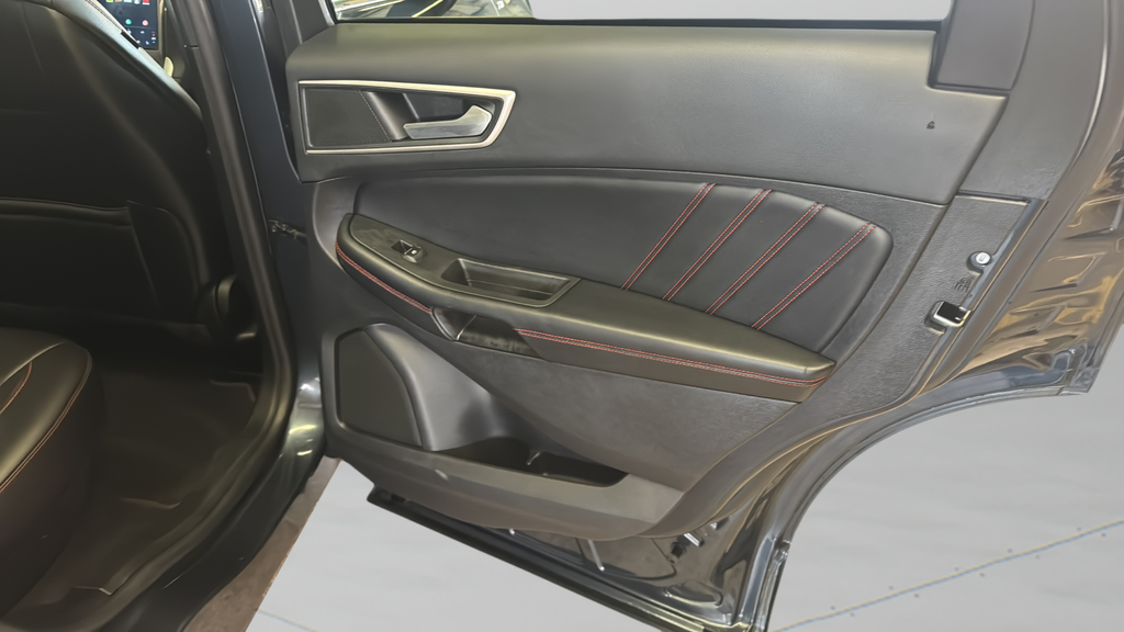 2022 Ford Edge ST Line