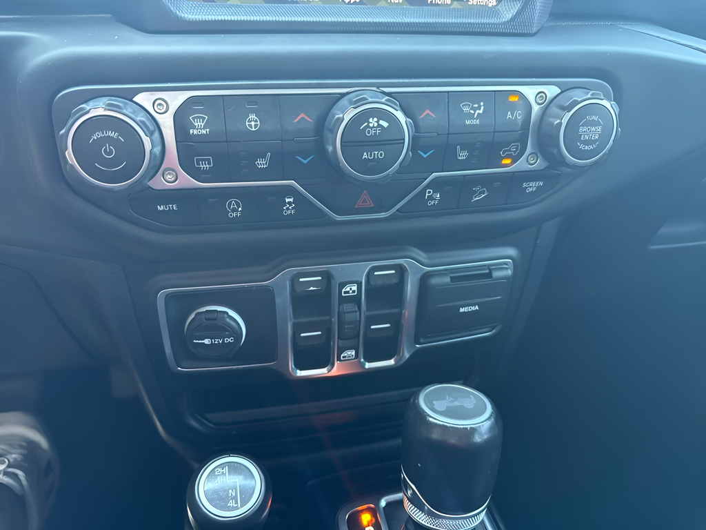 2020 Jeep Wrangler Unlimited Sahara Altitude