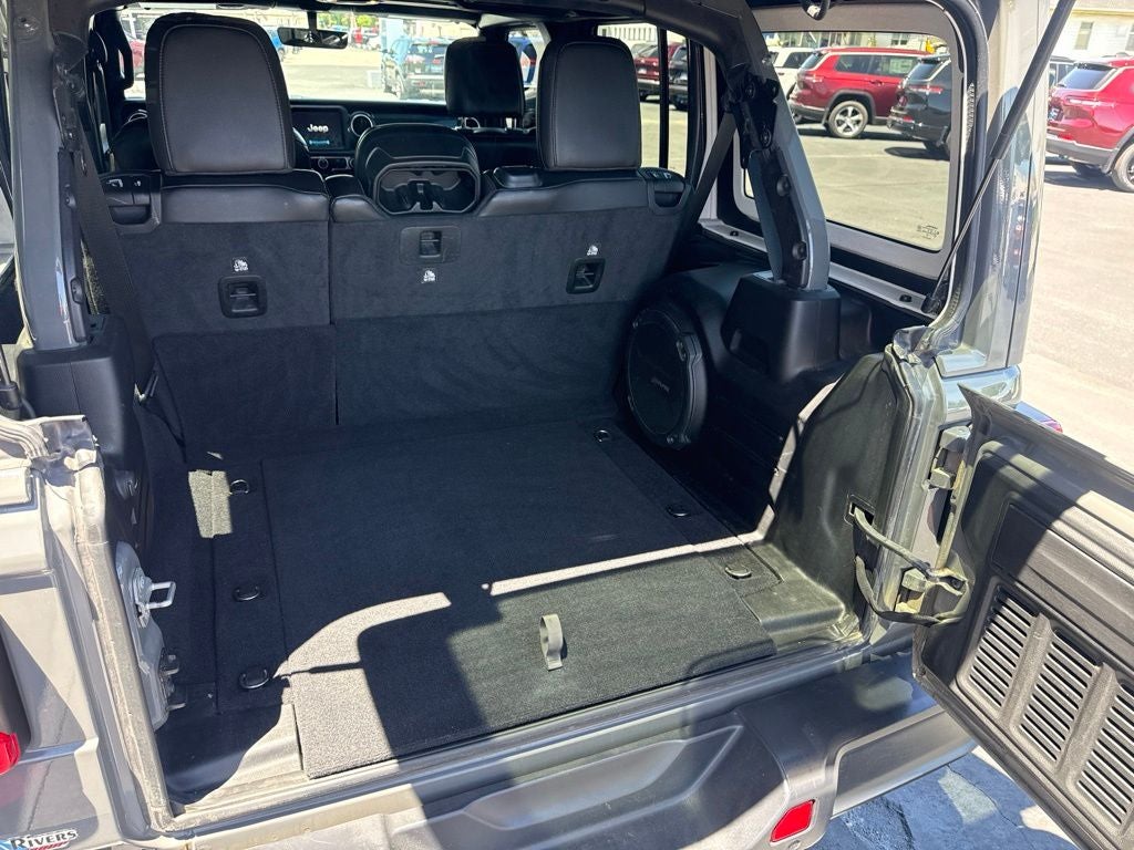 2020 Jeep Wrangler Unlimited Sahara Altitude