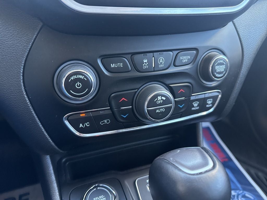 2023 Jeep Cherokee Altitude Lux 4x4