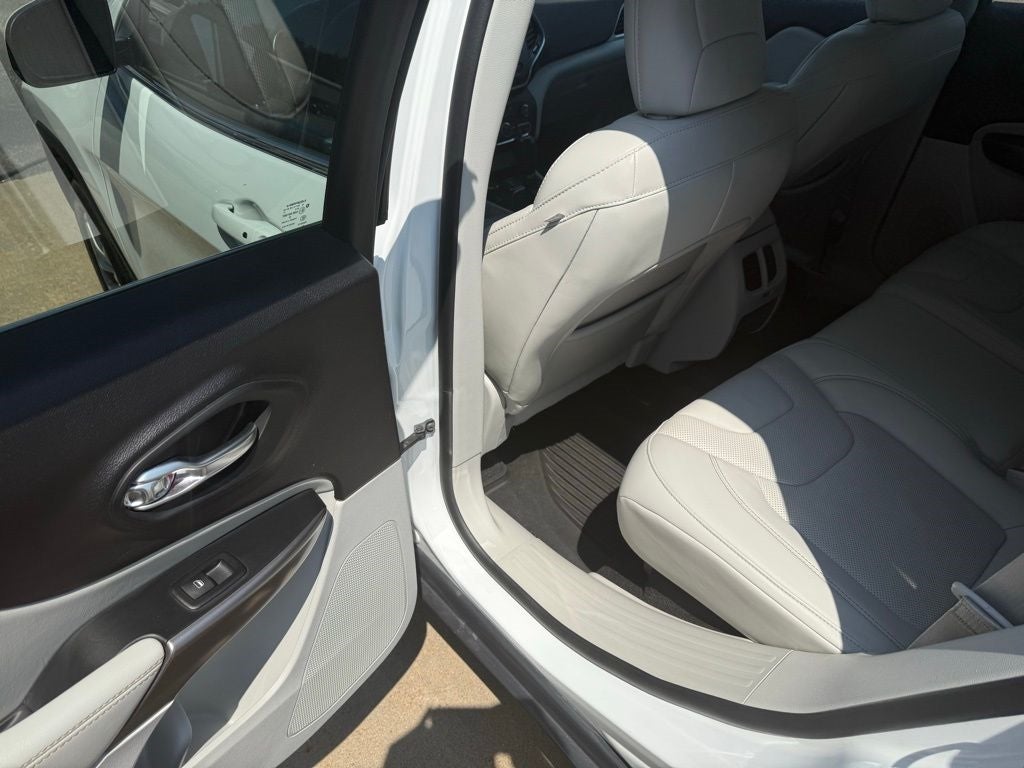 2021 Jeep Cherokee Latitude Lux 4X4