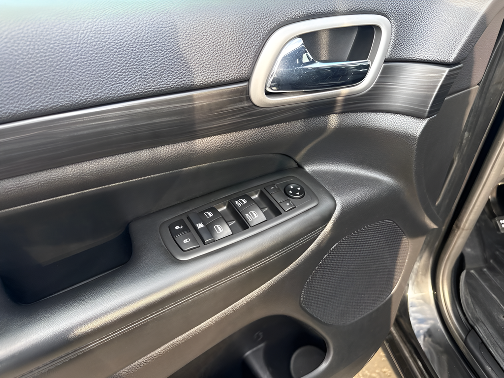 2021 Jeep Grand Cherokee Laredo X 4x4