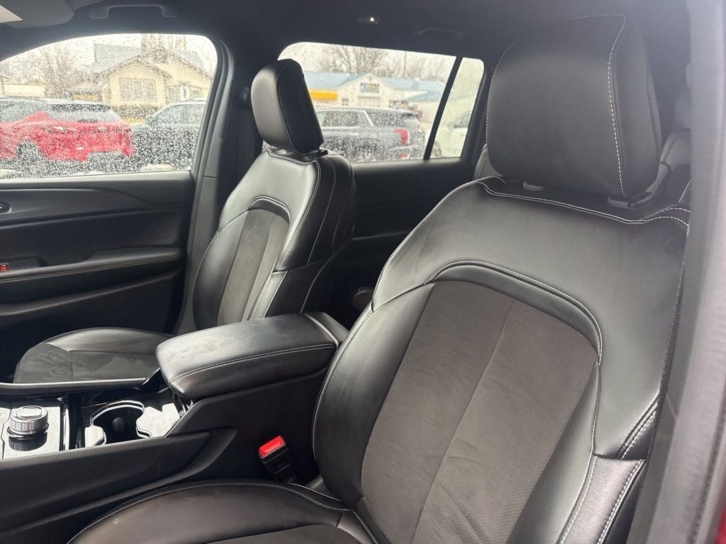 2023 Jeep Grand Cherokee L Altitude 4x4