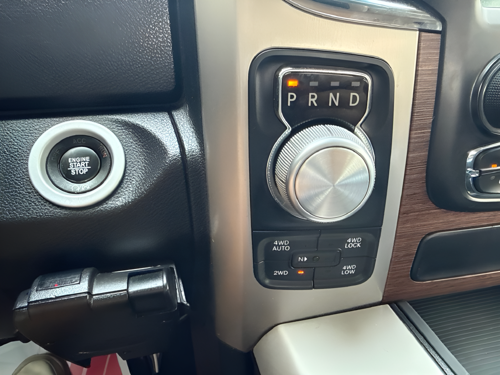 2017 RAM Ram 1500 Laramie Crew Cab 4x4 5'7' Box