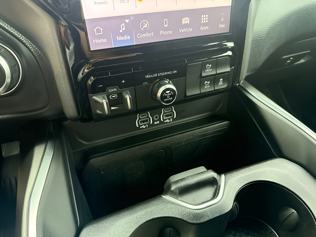 2025 RAM Ram 1500 Big Horn Crew Cab 4x4 5'7' Box