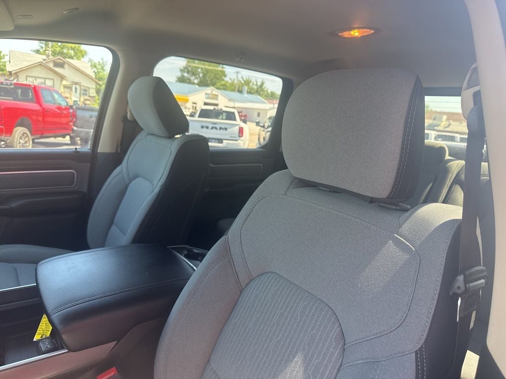 2020 RAM 1500 Big Horn Crew Cab 4x4 5'7' Box