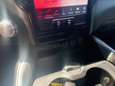 2025 RAM 1500 Laramie Crew Cab 4x4 5'7' Box