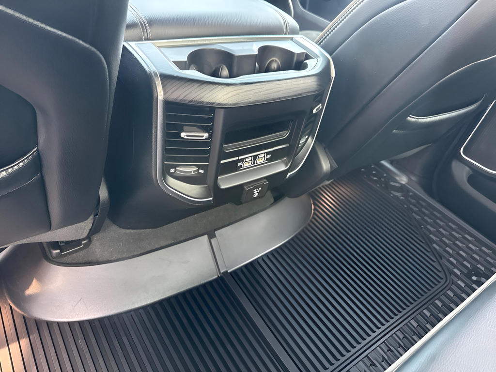 2023 RAM 1500 Laramie Crew Cab 4x4 5'7' Box