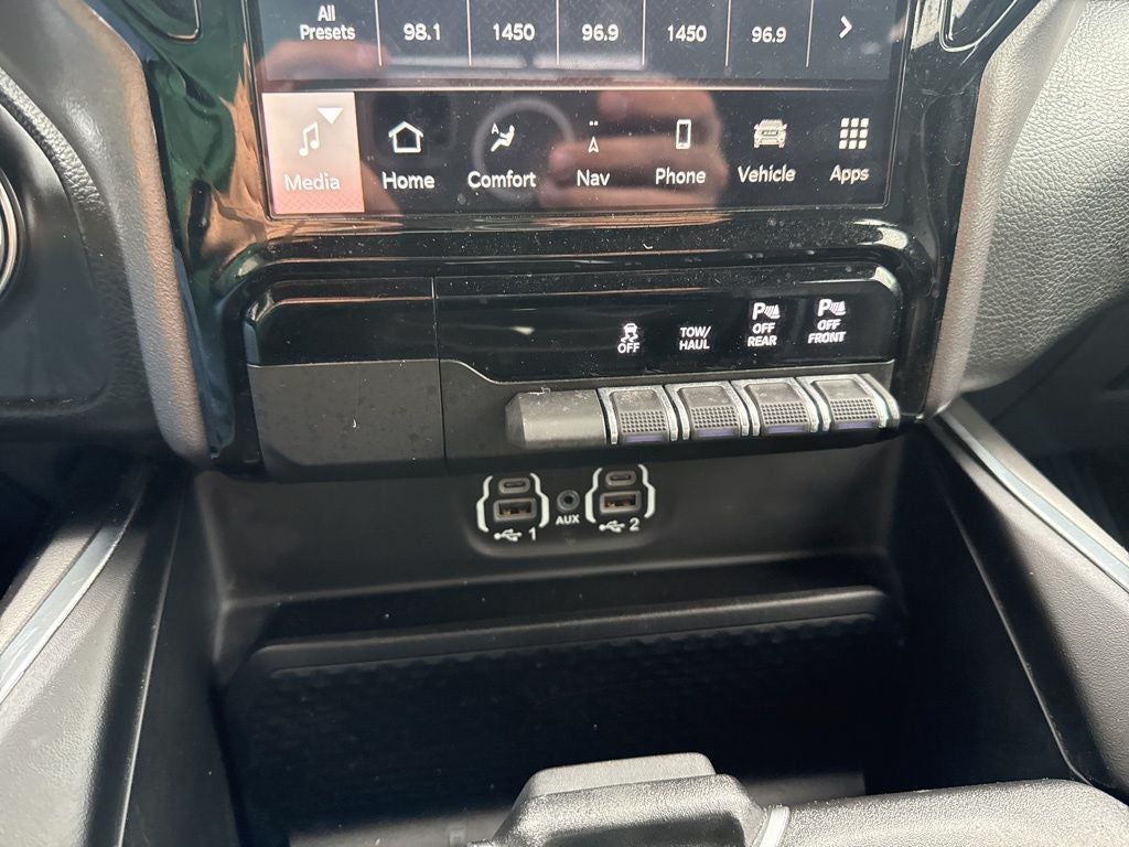 2023 RAM 1500 Laramie Crew Cab 4x4 5'7' Box