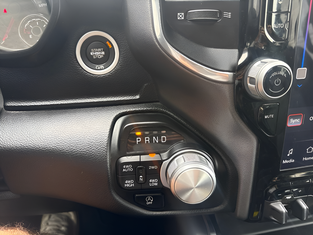 2023 RAM Ram 1500 Laramie Crew Cab 4x4 5'7' Box