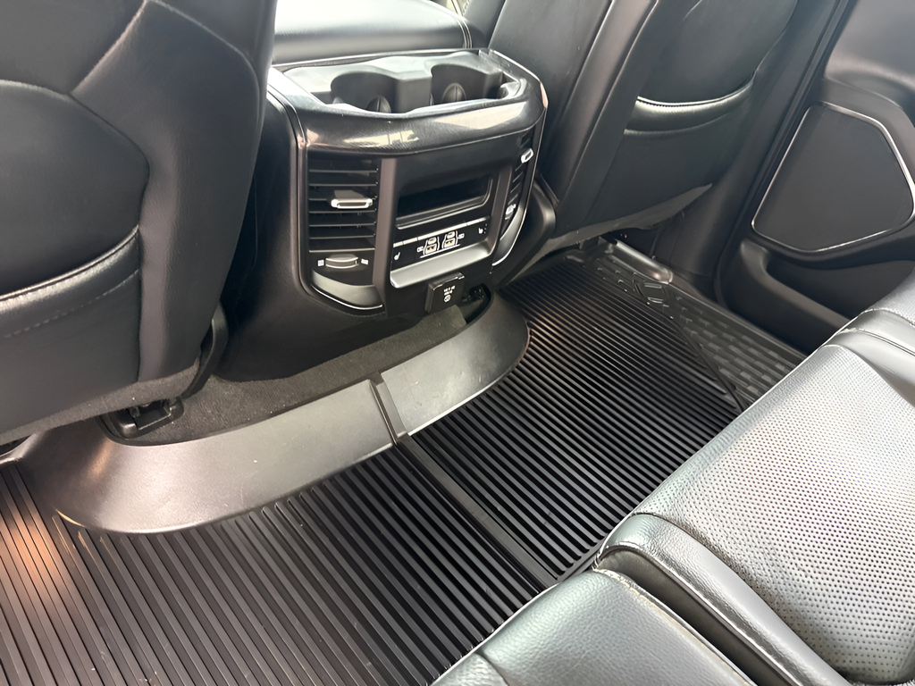 2022 RAM 1500 Laramie Crew Cab 4x4 5'7' Box