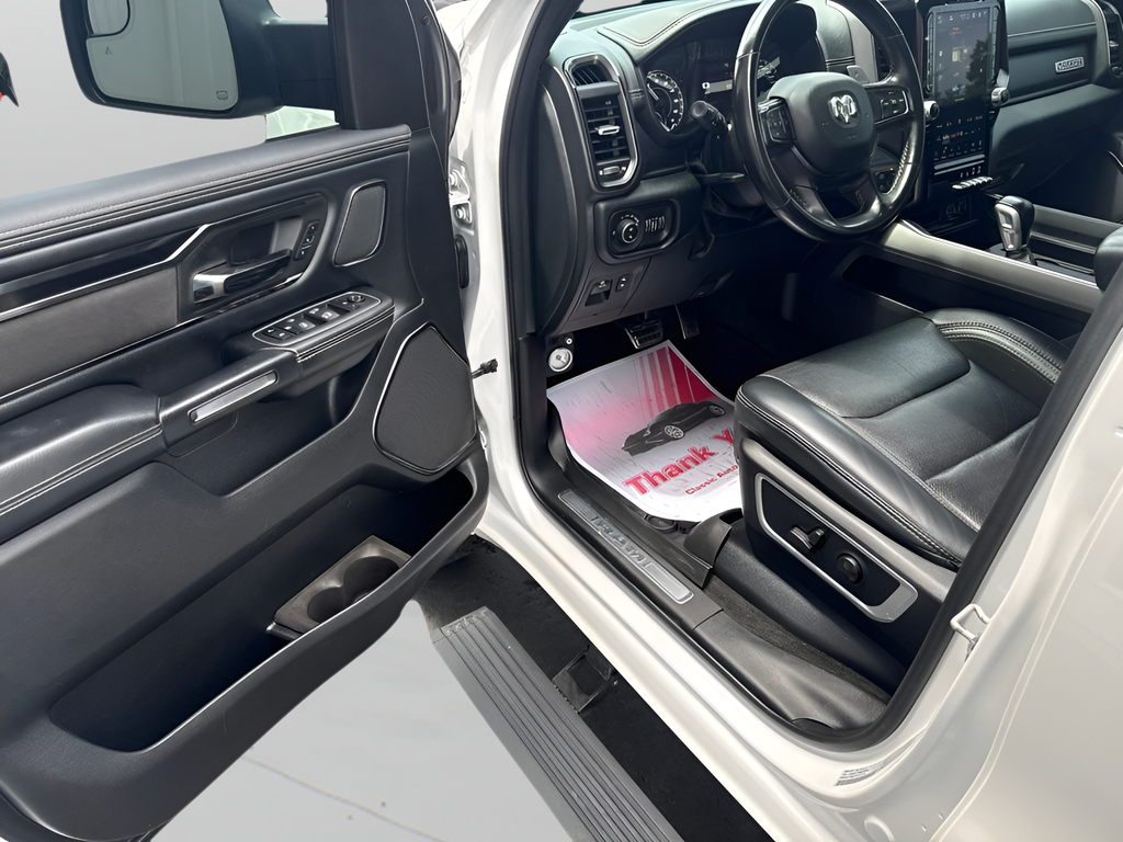2022 RAM 1500 Laramie Crew Cab 4x4 5'7' Box