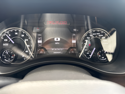 2022 RAM 1500 Laramie Crew Cab 4x4 5'7' Box
