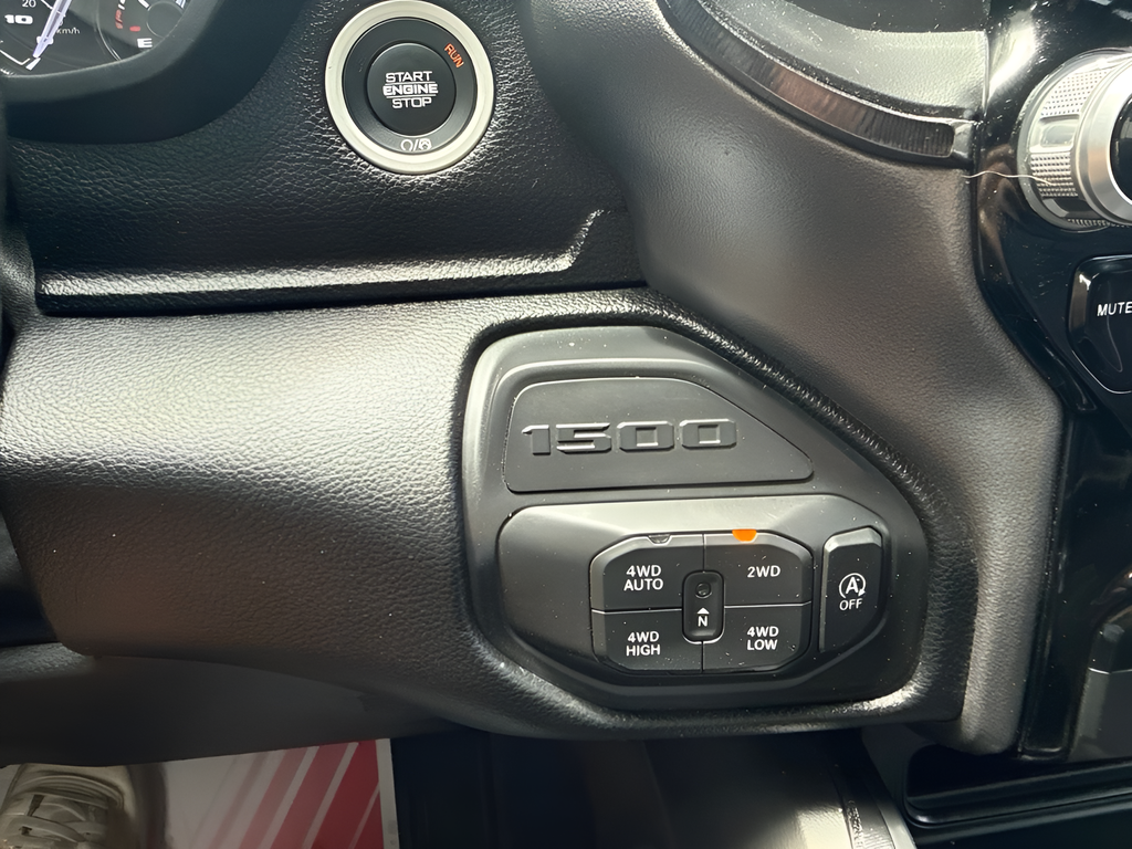 2022 RAM 1500 Laramie Crew Cab 4x4 5'7' Box