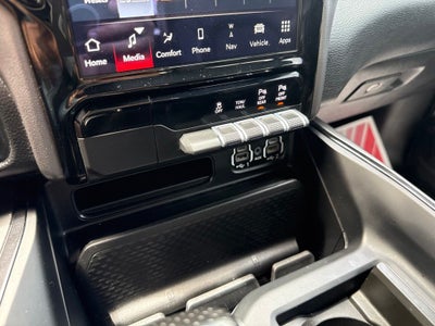 2022 RAM 1500 Laramie Crew Cab 4x4 5'7' Box