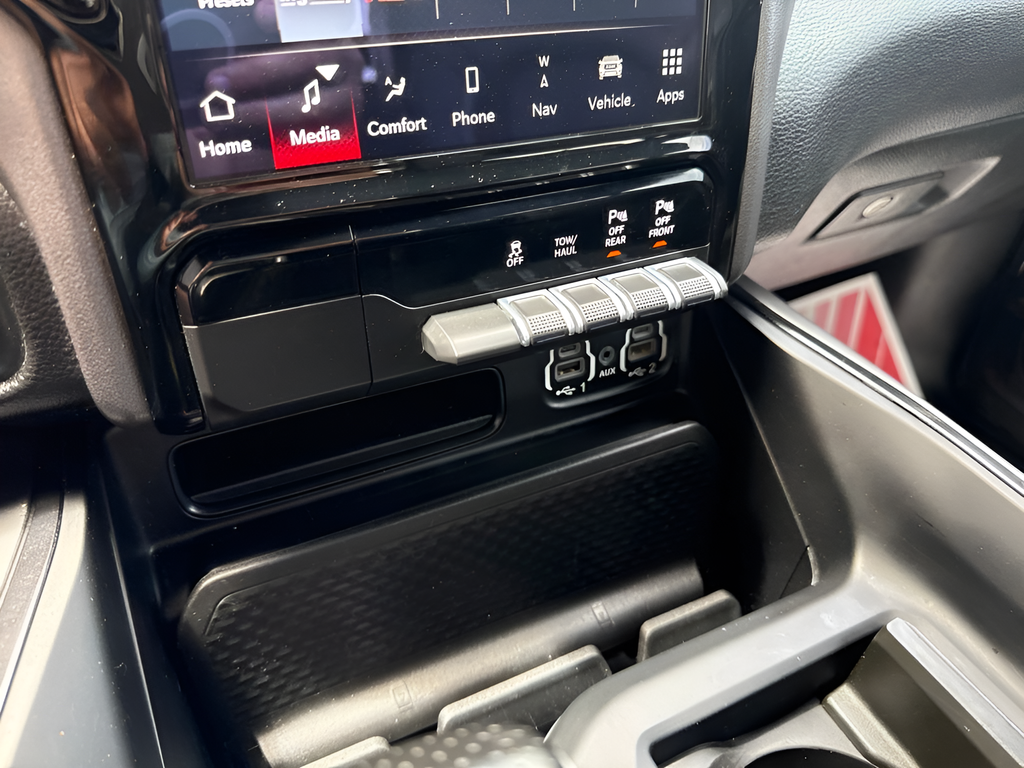 2022 RAM 1500 Laramie Crew Cab 4x4 5'7' Box