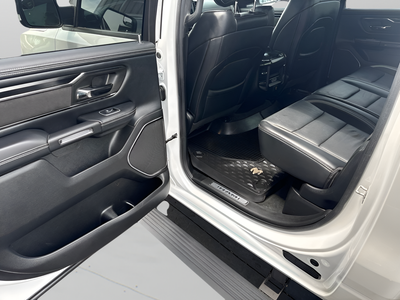 2022 RAM 1500 Laramie Crew Cab 4x4 5'7' Box
