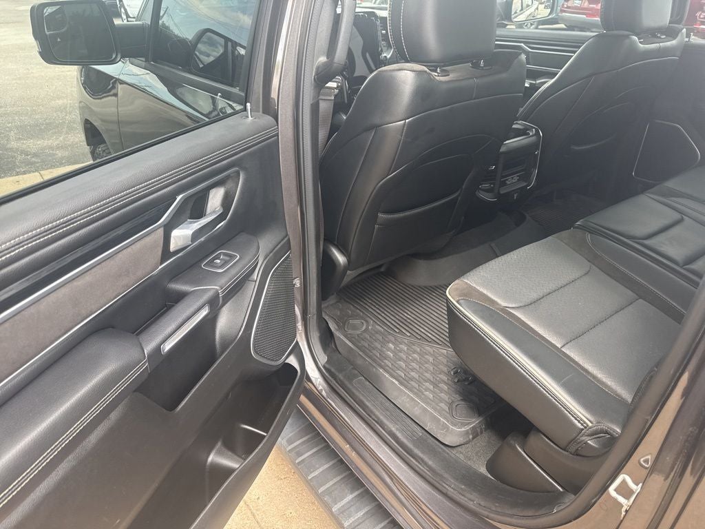 2023 RAM 1500 Laramie Crew Cab 4x4 5'7' Box