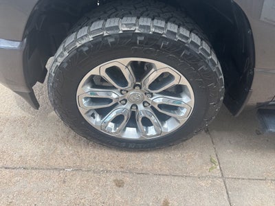 2023 RAM 1500 Laramie Crew Cab 4x4 5'7' Box