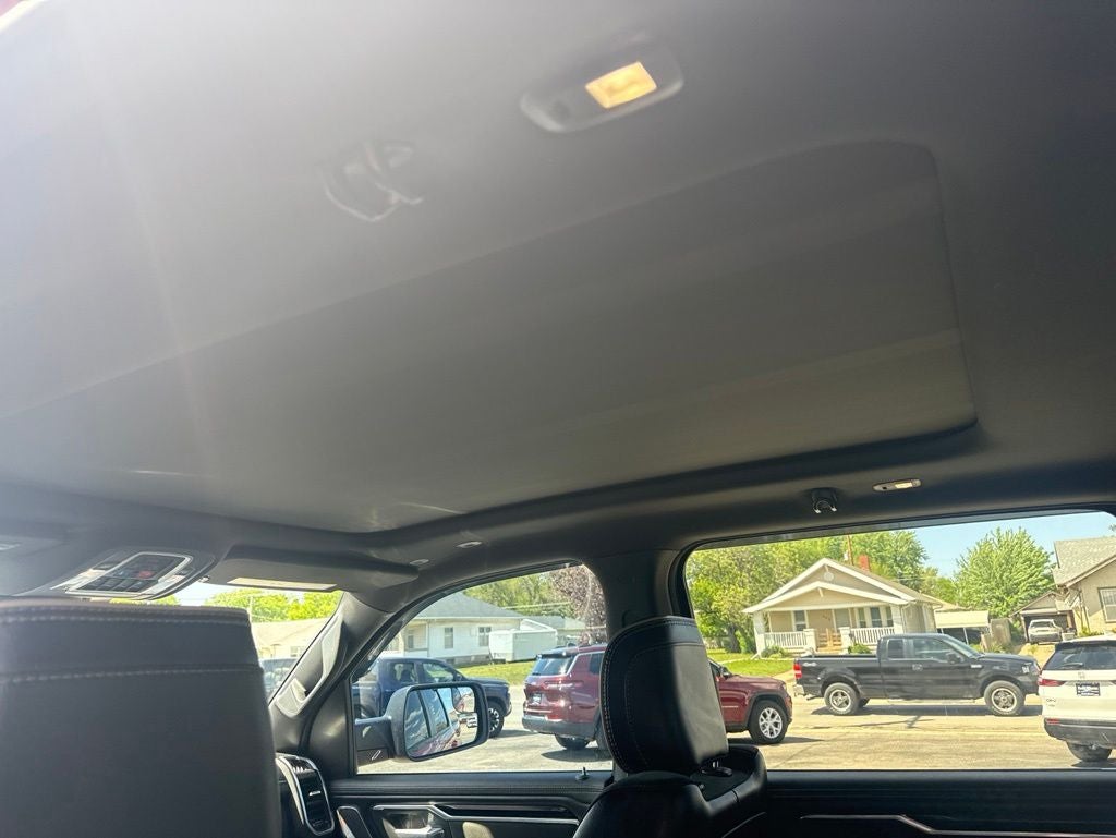 2021 RAM 1500 Laramie Crew Cab 4x4 5'7' Box