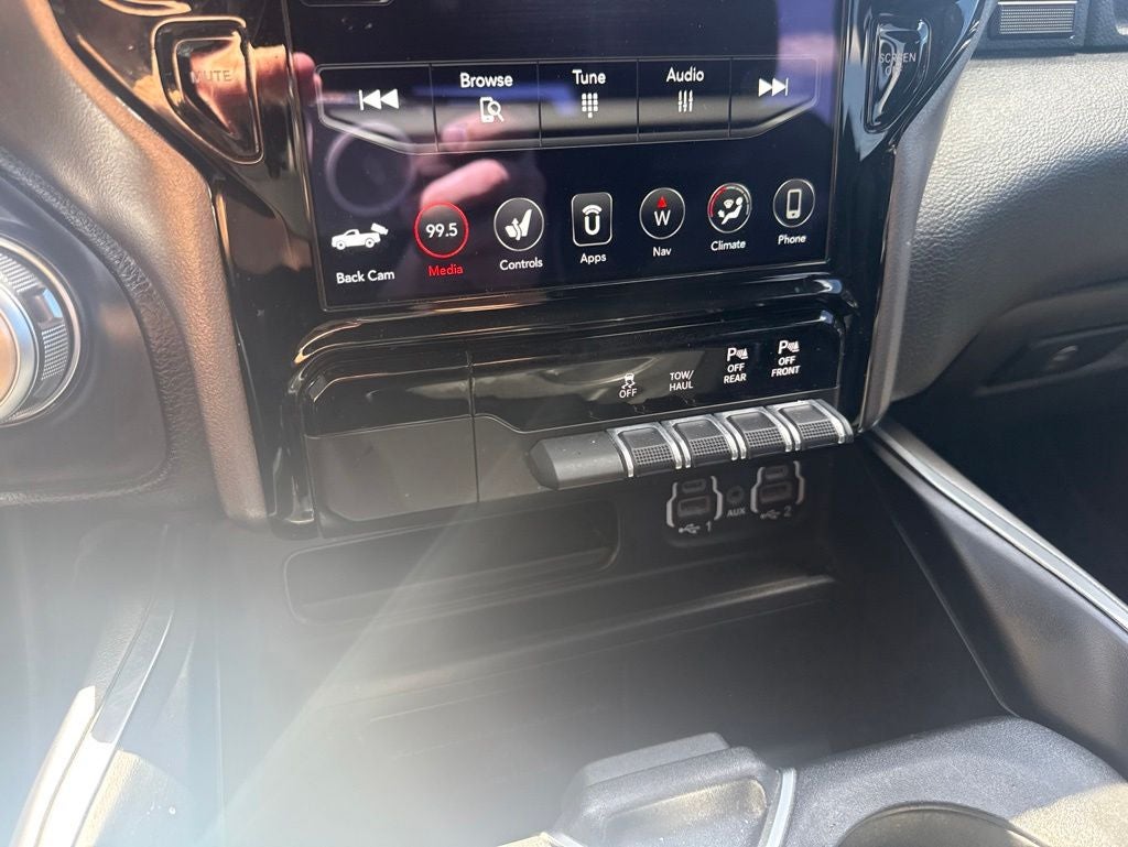 2021 RAM 1500 Laramie Crew Cab 4x4 5'7' Box