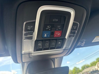 2021 RAM 1500 Laramie Crew Cab 4x4 5'7' Box