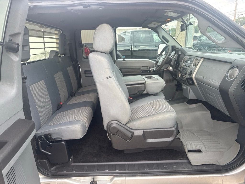2016 Ford F-350 Chassis XLT