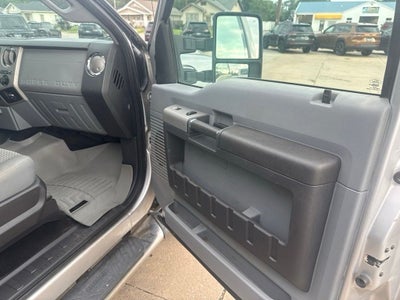 2016 Ford F-350 Chassis XLT