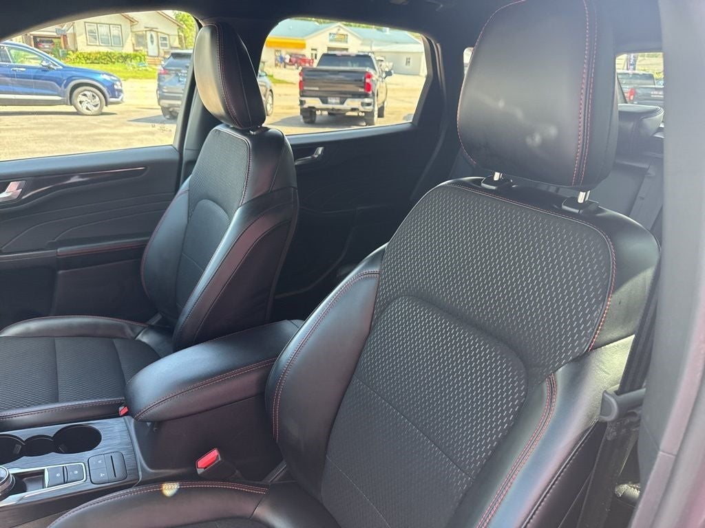 2025 Ford Escape ST-Line Select