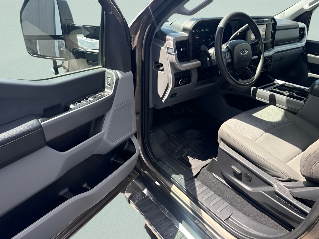 2023 Ford F-350 XLT