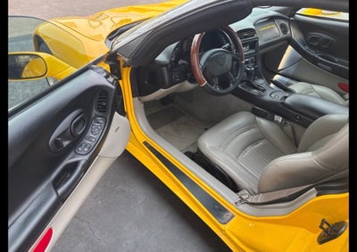 2004 Chevrolet Corvette Base