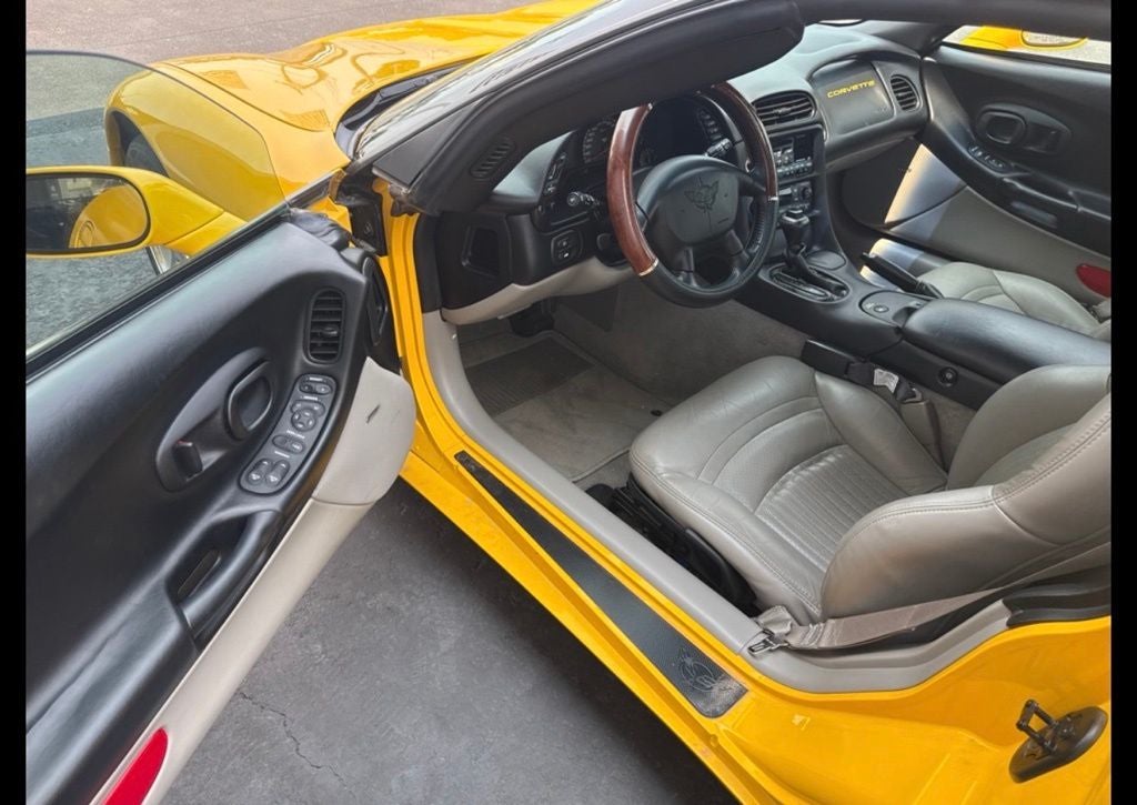 2004 Chevrolet Corvette Base
