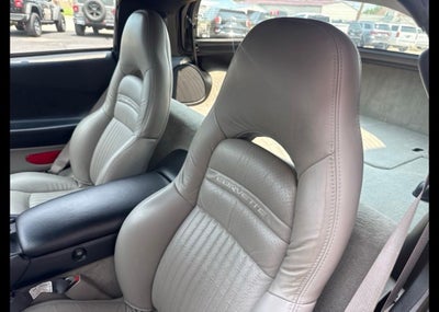 2004 Chevrolet Corvette Base