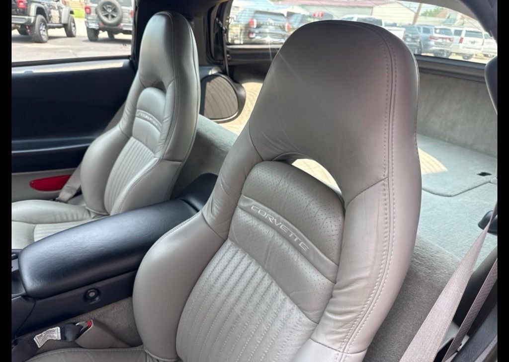 2004 Chevrolet Corvette Base