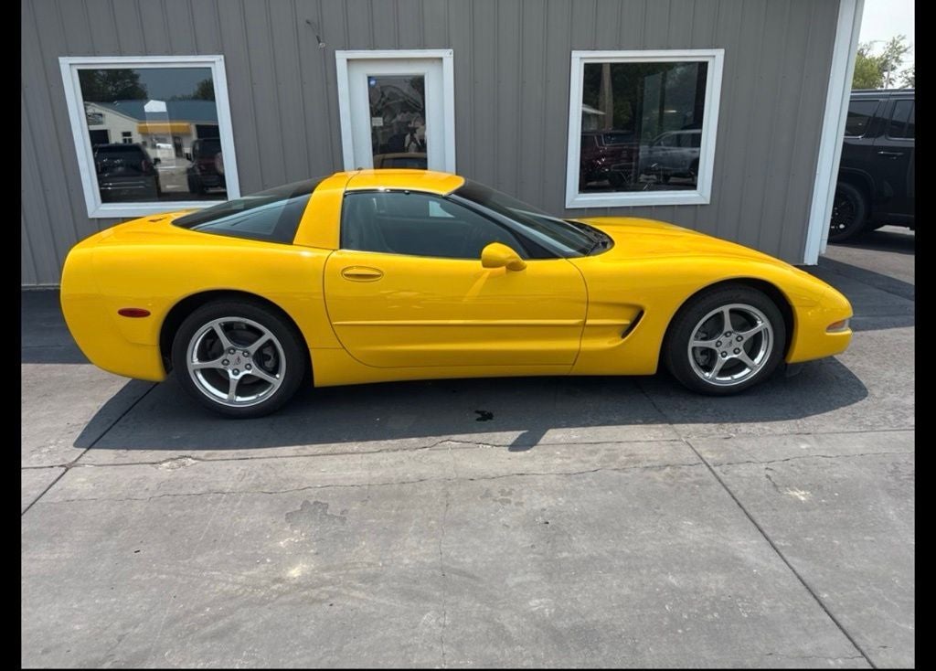 2004 Chevrolet Corvette Base