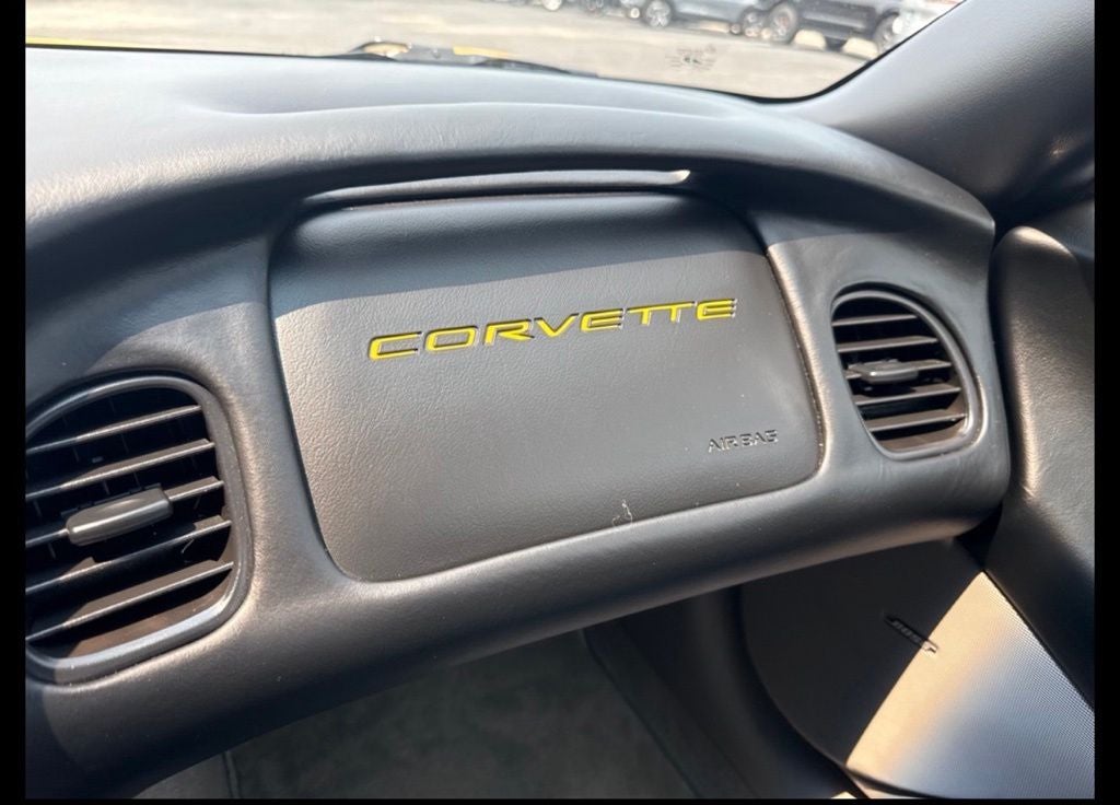2004 Chevrolet Corvette Base