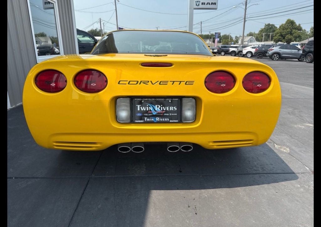 2004 Chevrolet Corvette Base