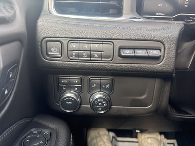 2023 GMC Yukon 4WD Denali