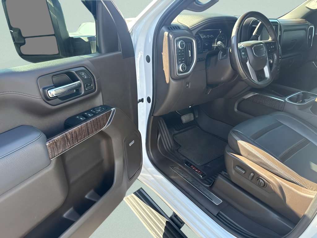 2022 GMC Sierra 2500HD 4WD Crew Cab Standard Bed Denali