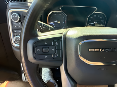 2022 GMC Sierra 2500HD 4WD Crew Cab Standard Bed Denali