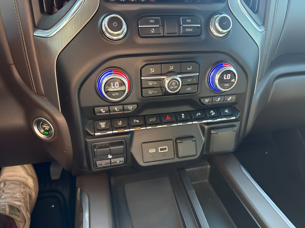 2022 GMC Sierra 2500HD 4WD Crew Cab Standard Bed Denali