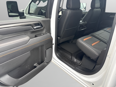 2025 GMC Sierra 2500HD 4WD Crew Cab Standard Bed AT4