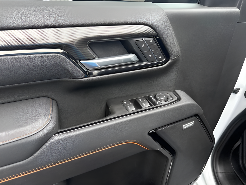 2025 GMC Sierra 2500HD 4WD Crew Cab Standard Bed AT4