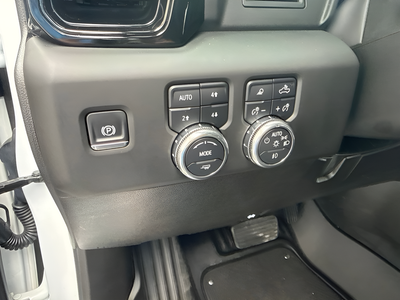 2025 GMC Sierra 2500HD 4WD Crew Cab Standard Bed AT4