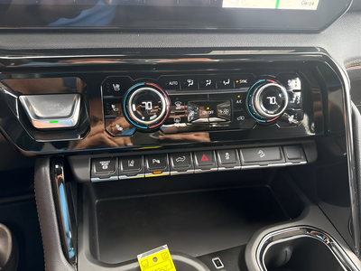 2025 GMC Sierra 2500HD 4WD Crew Cab Standard Bed AT4