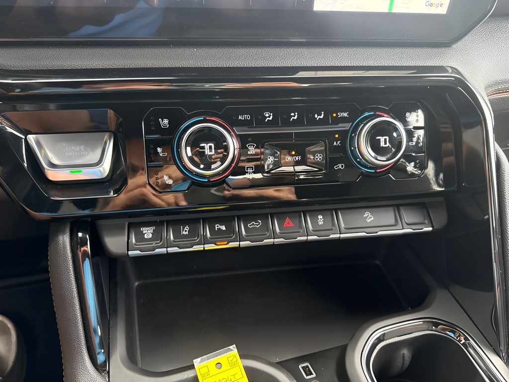 2025 GMC Sierra 2500HD 4WD Crew Cab Standard Bed AT4